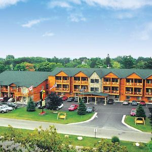 Super 8 By Wyndham Bridgeview Of Mackinaw City